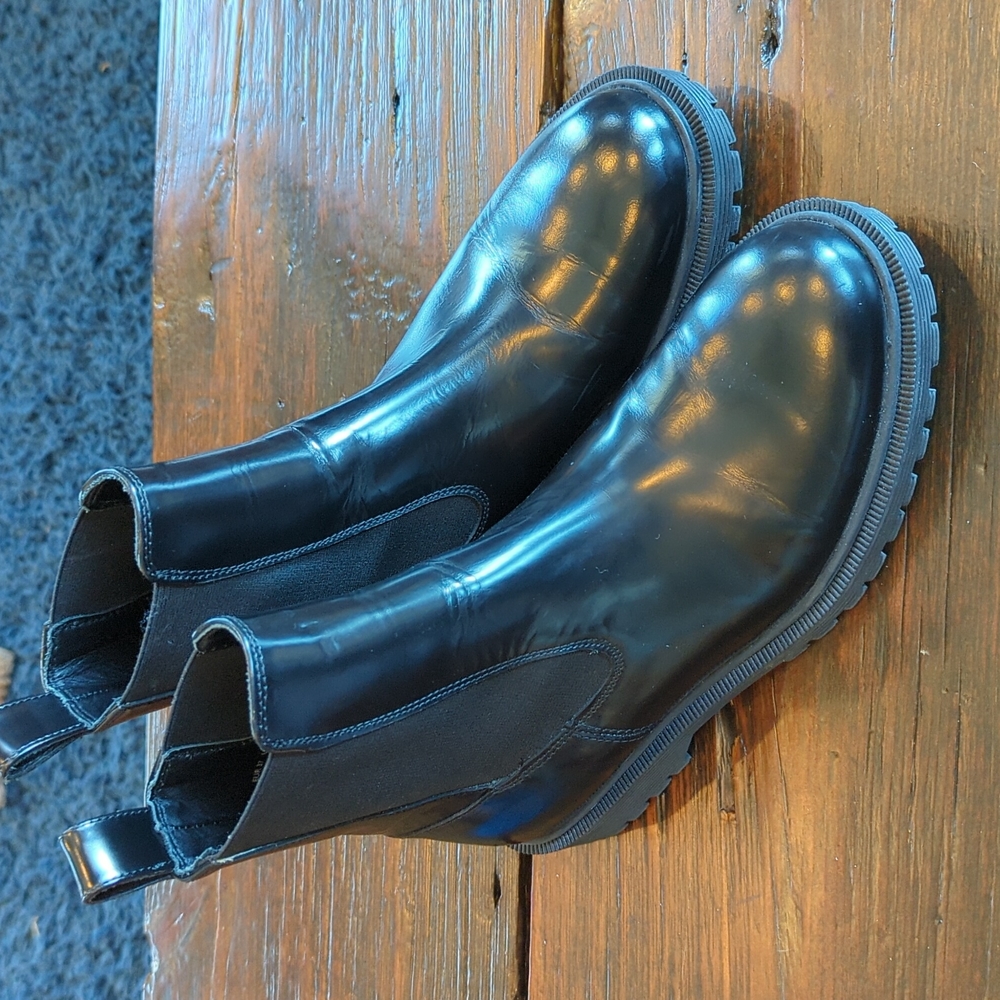 & other stories black patent Chelsea boots 37/6